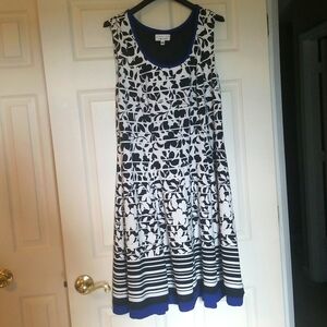 Signature by Robbie Lee Women's dress, Black and White floral pattern, Size 1X